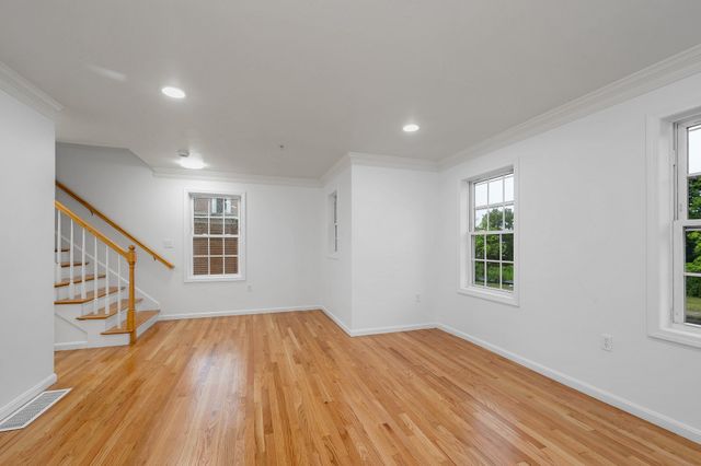 688 Gorham Street 688, Lowell, MA 01852