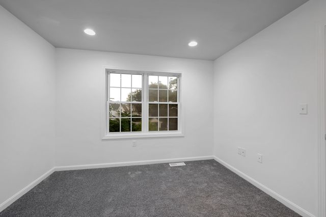 688 Gorham Street 688, Lowell, MA 01852