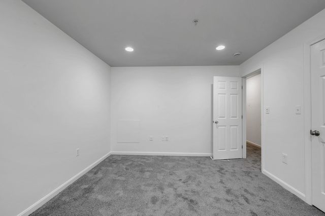 688 Gorham Street 688, Lowell, MA 01852