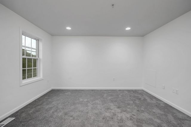 688 Gorham Street 688, Lowell, MA 01852