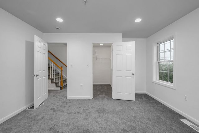 688 Gorham Street 688, Lowell, MA 01852