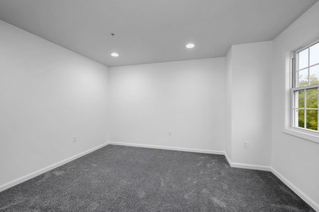 688 Gorham Street 688, Lowell, MA 01852