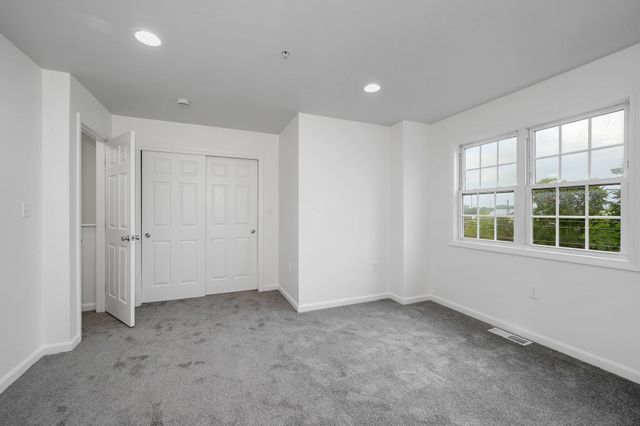 688 Gorham Street 688, Lowell, MA 01852
