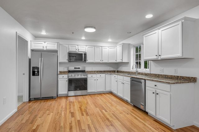 688 Gorham Street 688, Lowell, MA 01852
