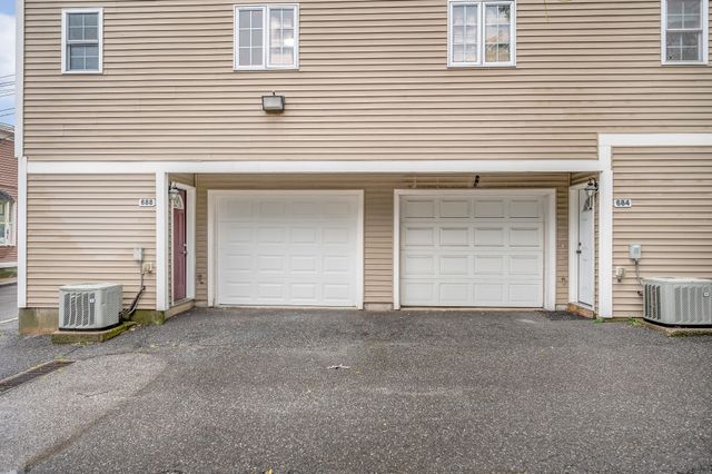 688 Gorham Street 688, Lowell, MA 01852