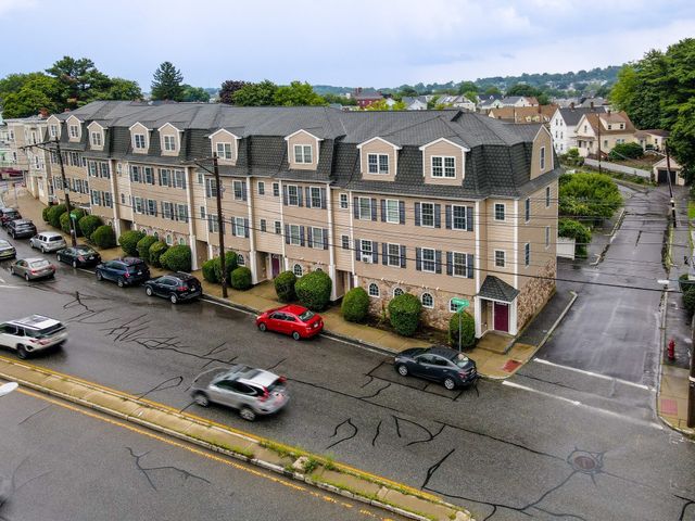 688 Gorham Street 688, Lowell, MA 01852