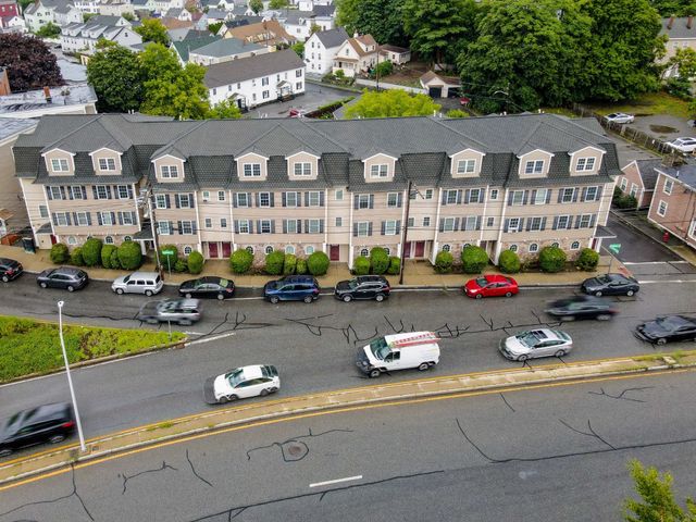688 Gorham Street 688, Lowell, MA 01852