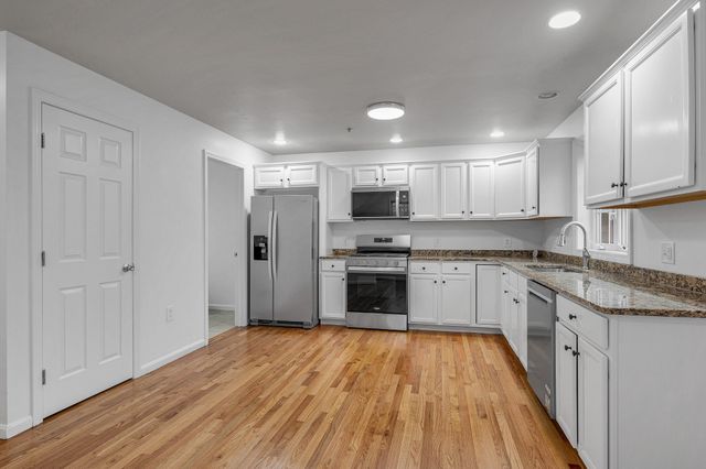 688 Gorham Street 688, Lowell, MA 01852