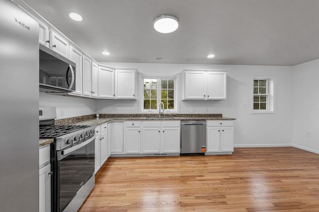 688 Gorham Street 688, Lowell, MA 01852