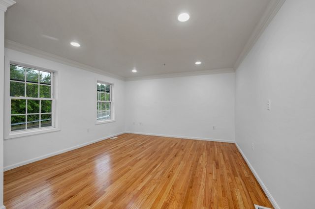688 Gorham Street 688, Lowell, MA 01852