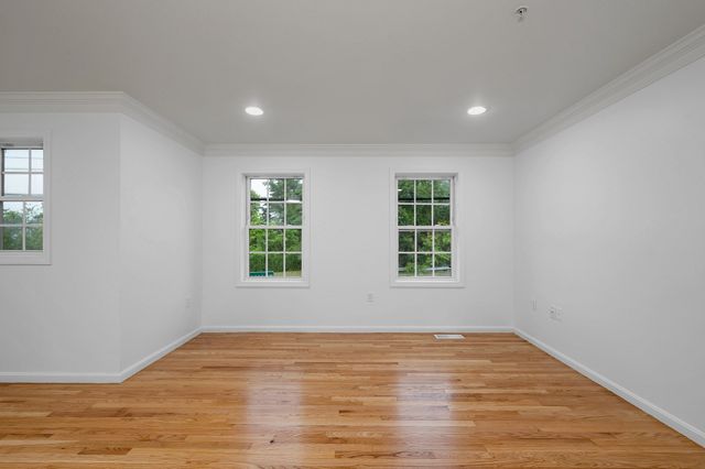 688 Gorham Street 688, Lowell, MA 01852