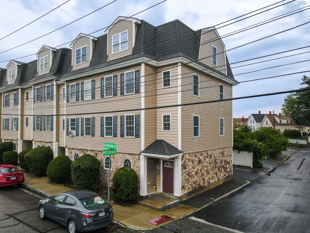 688 Gorham Street 688, Lowell, MA 01852