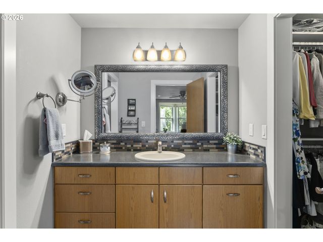 3300 Ne 164TH St GG4, Ridgefield, WA 98642