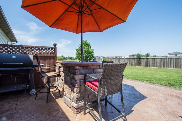 1218 35th Street Circle S, Moorhead, MN 56560