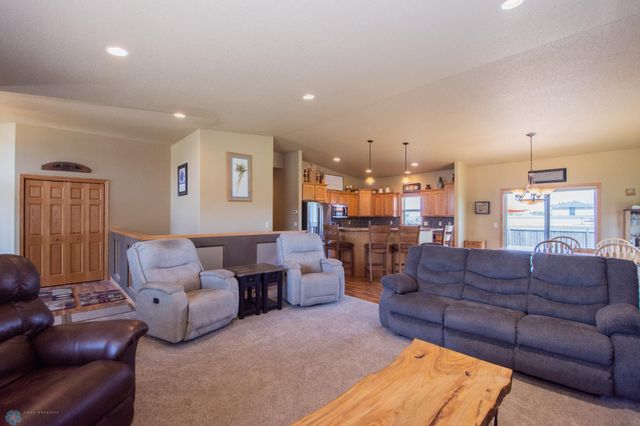 1218 35th Street Circle S, Moorhead, MN 56560