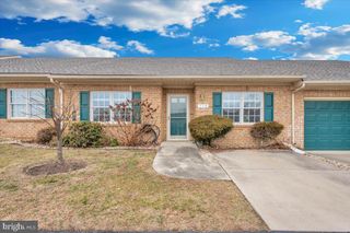 319 SUNBROOK LN #98, Hagerstown, MD 21740