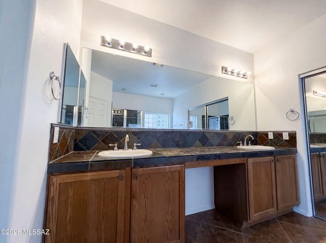 6 E Placita Vista Alegre, Sahuarita, AZ 85629