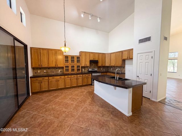 6 E Placita Vista Alegre, Sahuarita, AZ 85629