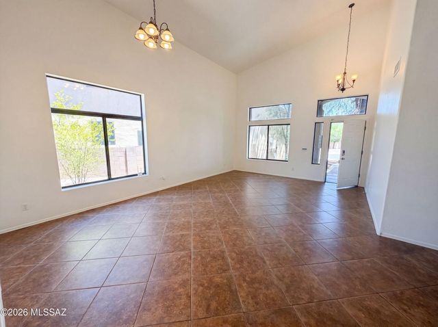 6 E Placita Vista Alegre, Sahuarita, AZ 85629