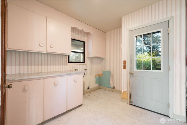 2665 Ocean Beach Highway, Longview, WA 98632