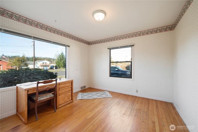 2665 Ocean Beach Highway, Longview, WA 98632