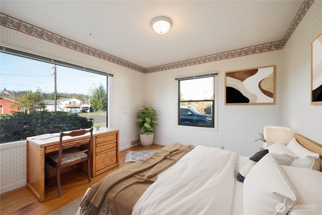 2665 Ocean Beach Highway, Longview, WA 98632