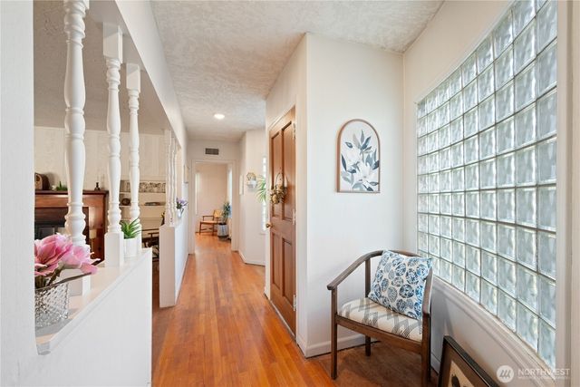 2665 Ocean Beach Highway, Longview, WA 98632