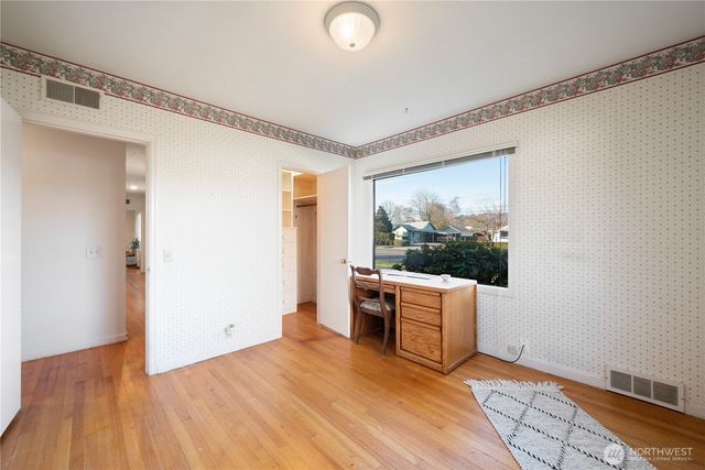 2665 Ocean Beach Highway, Longview, WA 98632