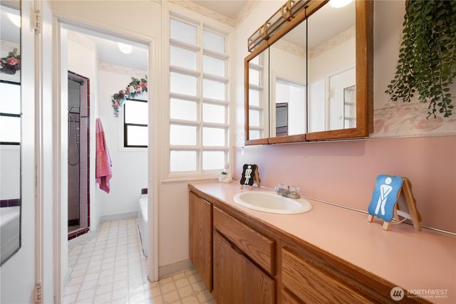 2665 Ocean Beach Highway, Longview, WA 98632