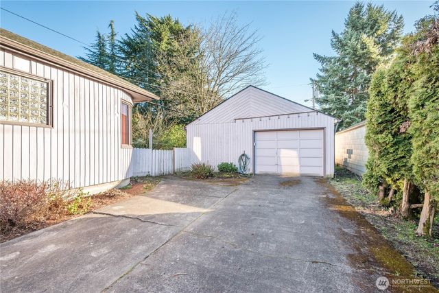 2665 Ocean Beach Highway, Longview, WA 98632