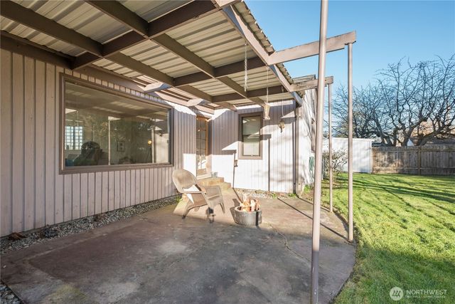 2665 Ocean Beach Highway, Longview, WA 98632