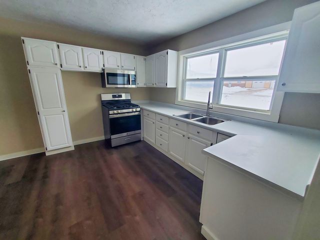 225 6th Avenue W, Andalusia, IL 61232