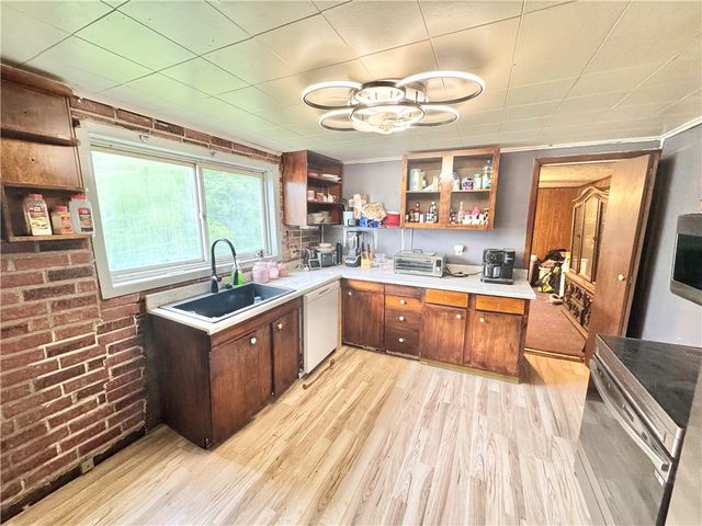38 Green Hill Road, Rostraver, PA 15012