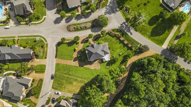 101 Governors Point Blvd, Hendersonville, TN 37075