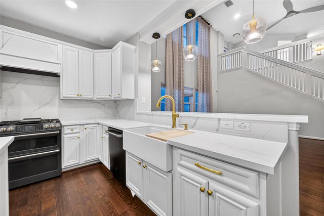 7122 Freesia Court, Baytown, TX 77521