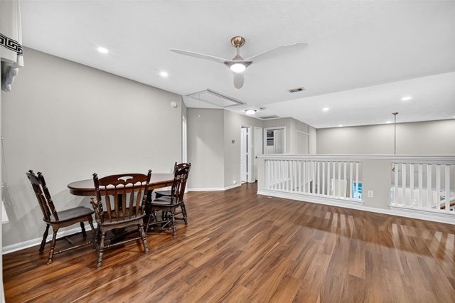7122 Freesia Court, Baytown, TX 77521