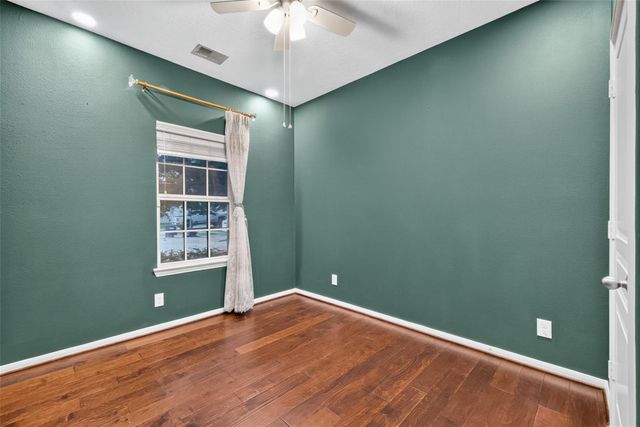 7122 Freesia Court, Baytown, TX 77521