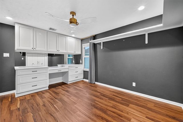 7122 Freesia Court, Baytown, TX 77521