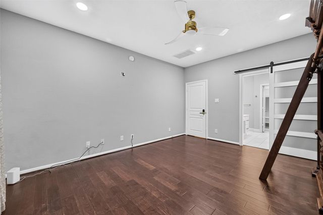 7122 Freesia Court, Baytown, TX 77521