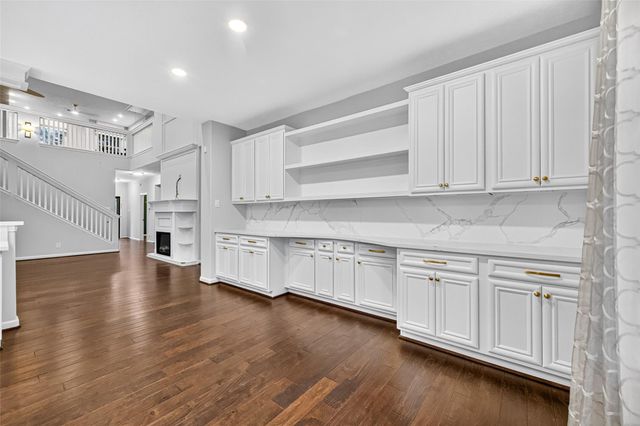 7122 Freesia Court, Baytown, TX 77521