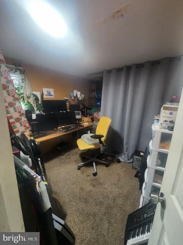 205 DELAWARE, Williamstown, NJ 08094