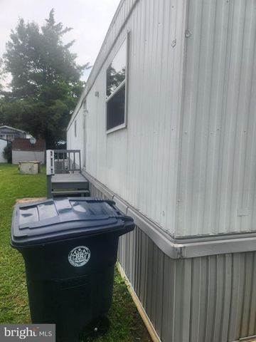 205 DELAWARE, Williamstown, NJ 08094