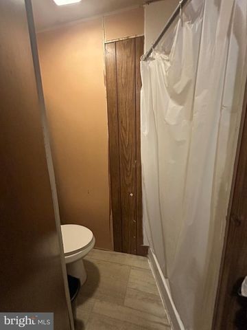 205 DELAWARE, Williamstown, NJ 08094