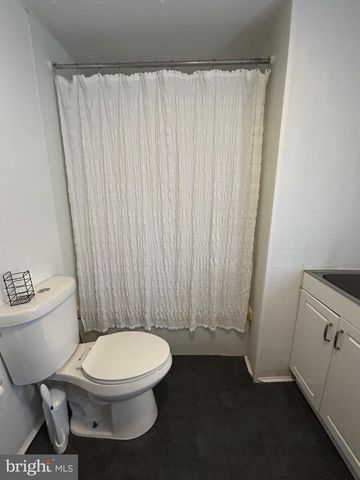 205 DELAWARE, Williamstown, NJ 08094