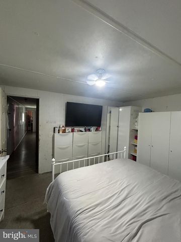 205 DELAWARE, Williamstown, NJ 08094