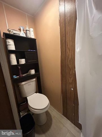 205 DELAWARE, Williamstown, NJ 08094