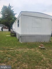 205 DELAWARE, Williamstown, NJ 08094