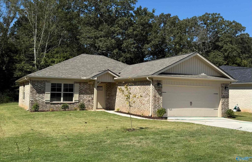 104 Gulf Hills Avenue, Toney, AL 35773
