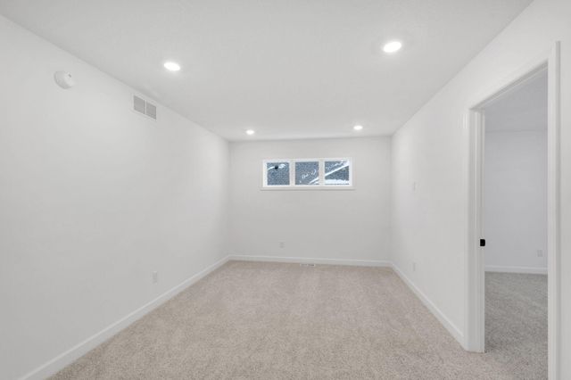 8693 Periwinkle Boulevard, Woodbury, MN 55129