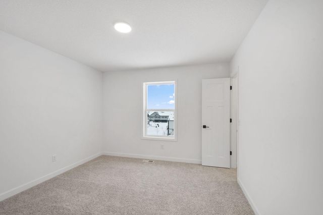 8693 Periwinkle Boulevard, Woodbury, MN 55129